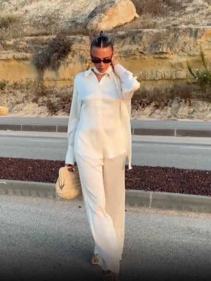 Conjunto satinado camisa y pantalón