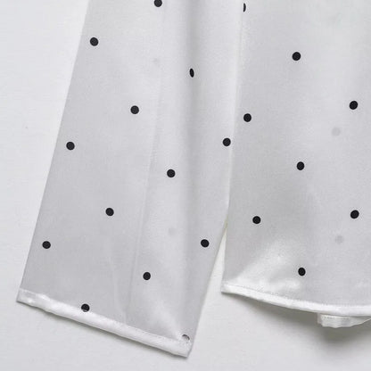 Blusa lunares con lazada al cuello