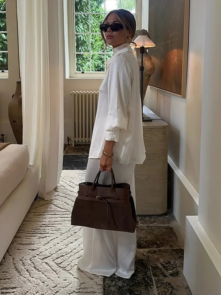 Conjunto satinado camisa y pantalón
