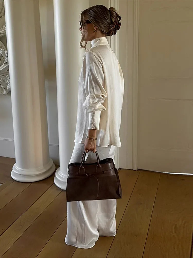 Conjunto satinado camisa y pantalón